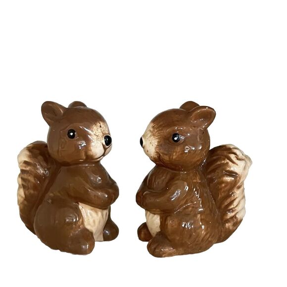 VTG Ceramic Squirrel Salt And Pepper Shaker Set Forest Woodland Animal Whimsy - Picture 1 of 15